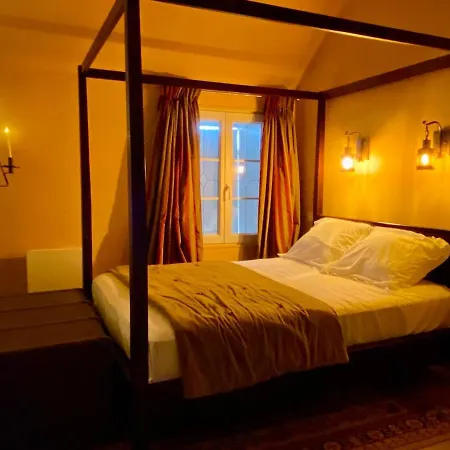 La Maison Des Sorciers Holiday home Villers-en-Arthies